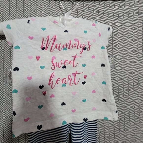 Cat&Jack/Primark "Mommy's Sweet Heart" Shirt &Blue Stripped Heart Legging Outfit - Picture 3 of 11